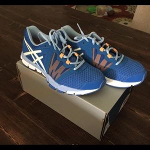 Women’s ASIC Tennis Shoes